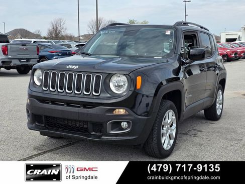 Used 2018 Jeep Renegade Latitude AWD/4WD image 3