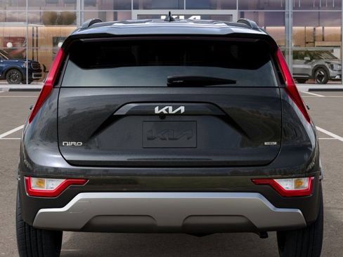 New 2025 Kia Niro EX Touring image 13