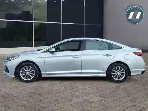 Used 2018 Hyundai Sonata SE image 2