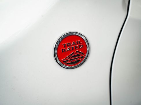 Used 2022 Jeep Renegade Trailhawk image 15