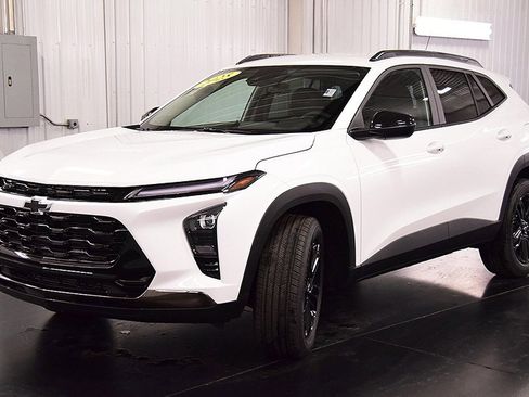 New 2025 Chevrolet Trax ACTIV image 3