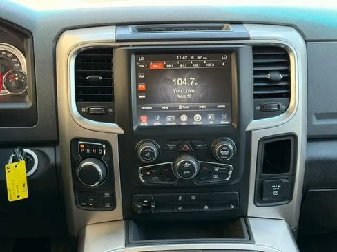 Used 2017 RAM 1500 Classic SLT AWD/4WD image 23