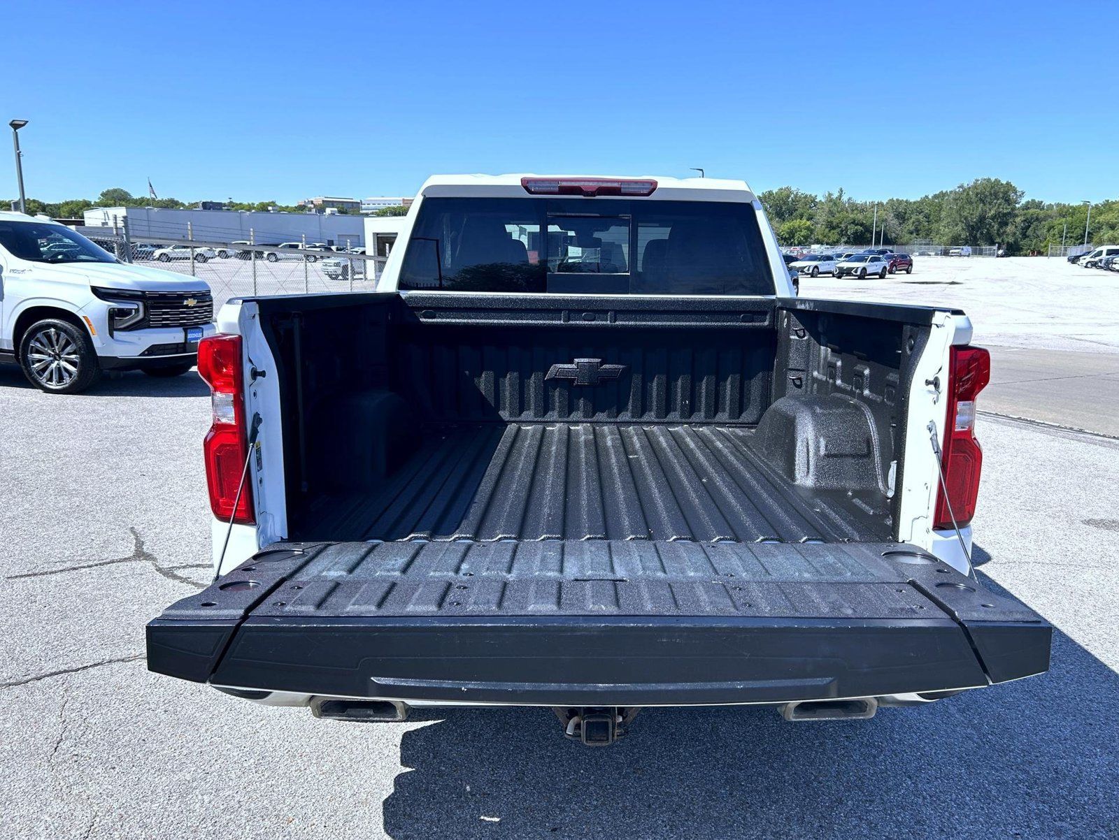 Used 2021 Chevrolet Silverado 1500 LTZ w/ LTZ Premium Package AWD/4WD image 21