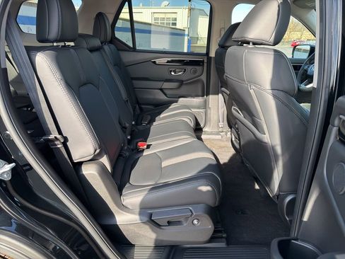 Certified 2025 Honda Pilot EX-L image 23