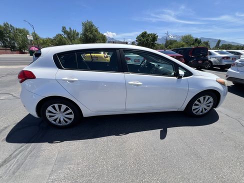 Used 2016 Kia Forte LX FWD image 5