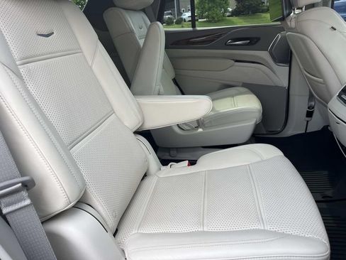 Certified 2023 Cadillac Escalade Sport Platinum w/ LPO, ONYX Package AWD/4WD image 25