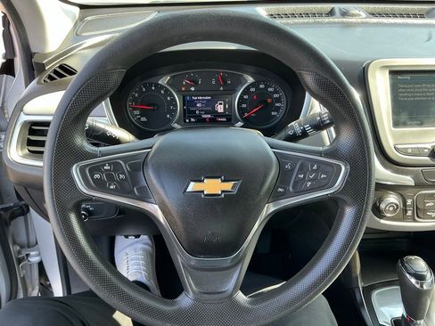 Used 2019 Chevrolet Equinox LT FWD image 16