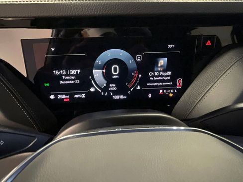 Used 2025 GMC Yukon XL Denali image 34