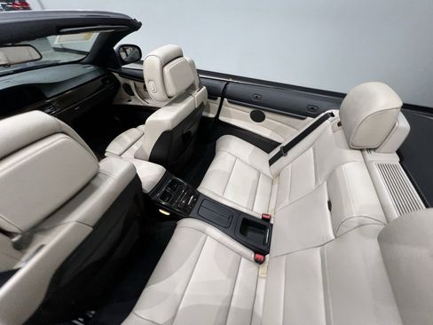 Used 2013 BMW 335i Convertible image 52