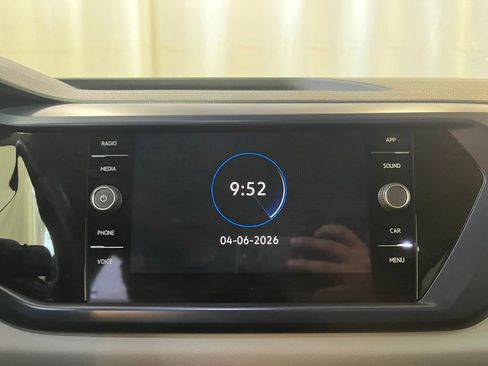 Used 2023 Volkswagen Taos SE w/ Panoramic Sunroof Package image 19