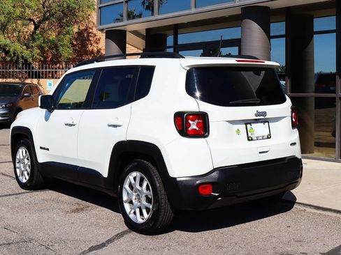 Used 2020 Jeep Renegade Latitude w/ Popular Equipment Group FWD image 9