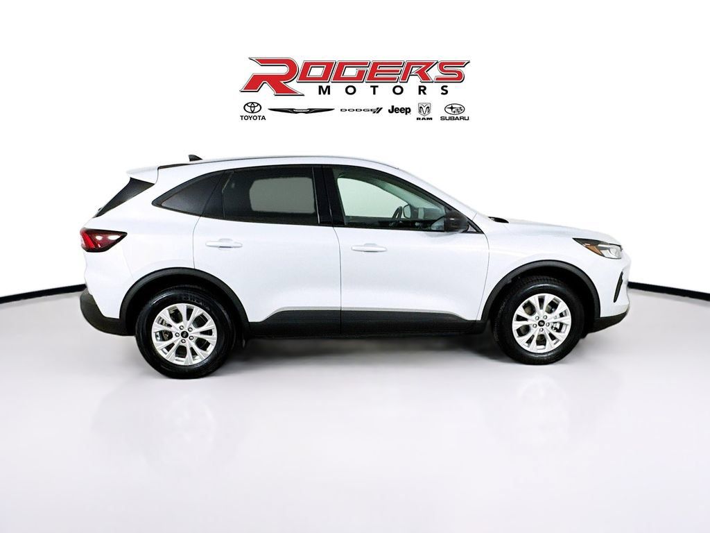 Used 2025 Ford Escape Active AWD/4WD image 9