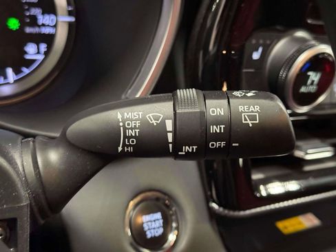 Used 2023 Toyota Highlander XSE image 24