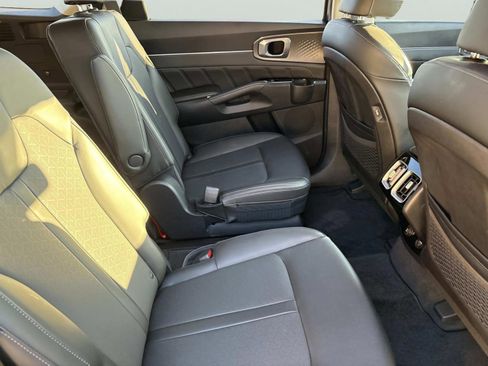 Used 2022 Kia Sorento SX image 18