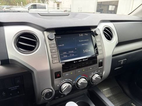 Used 2020 Toyota Tundra SR5 w/ SR5 Upgrade Package AWD/4WD image 10
