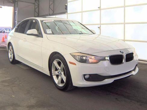 Used 2014 BMW 320i 4DR SEDAN image 4