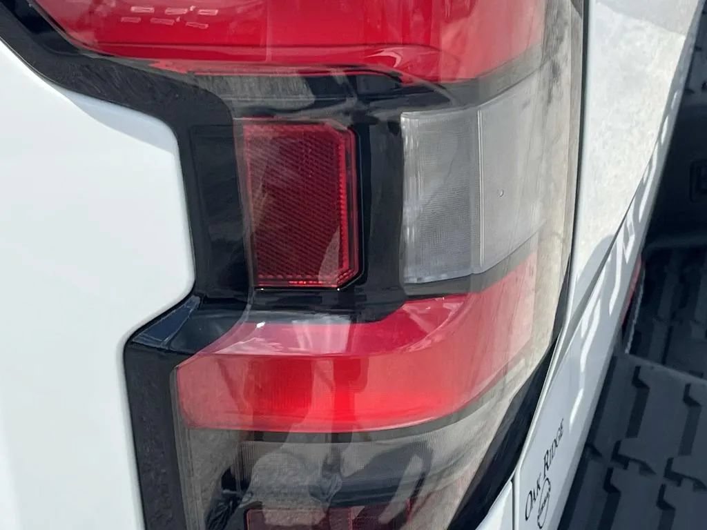 Used 2024 Nissan Frontier SV w/ Technology Package RWD image 10