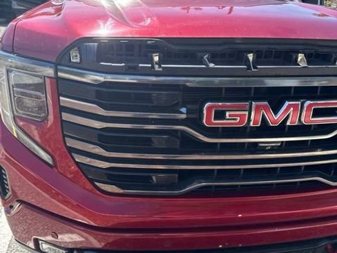 Used 2022 GMC Sierra 1500 AT4 w/ AT4 Premium Package AWD/4WD image 5