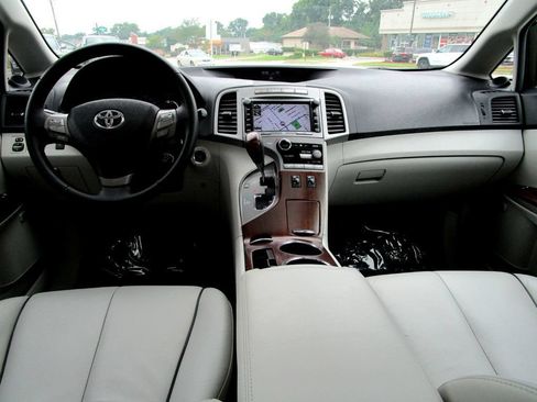 Used 2012 Toyota Venza Limited w/ Tow Pkg AWD/4WD image 2