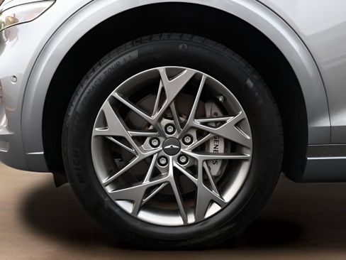 Used 2025 Genesis GV70 2.5T AWD/4WD image 6