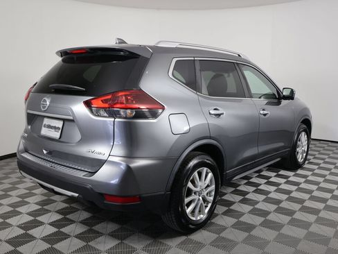Used 2018 Nissan Rogue SV w/ Premium Package AWD/4WD image 2