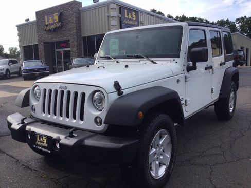 Used 2017 Jeep Wrangler Unlimited Sport w/ Quick Order Package 24S AWD/4WD image 1