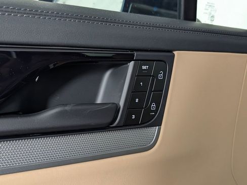 New 2026 Porsche Cayenne Coupe AWD/4WD image 26