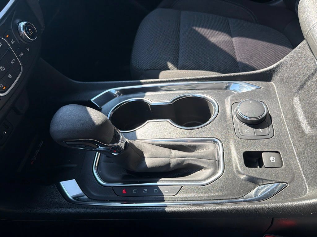 Used 2023 Chevrolet Traverse LT FWD image 36
