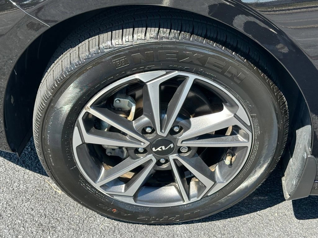 Used 2023 Kia Forte LXS w/ LXS Technology Package FWD image 34