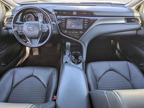 Used 2019 Toyota Camry SE image 16