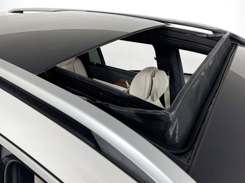 Used 2025 Mercedes-Benz GLS 580 4MATIC image 22