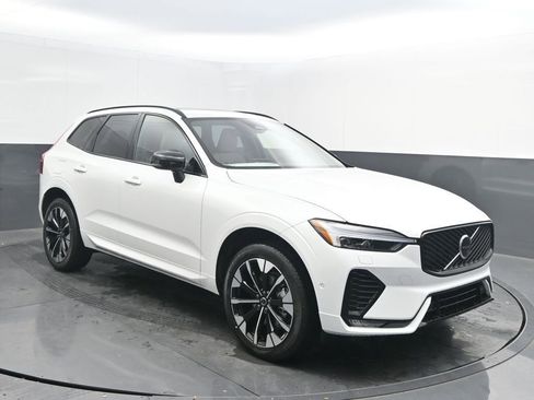 New 2026 Volvo XC60 B5 Plus w/ Protection Package Premier AWD/4WD image 9