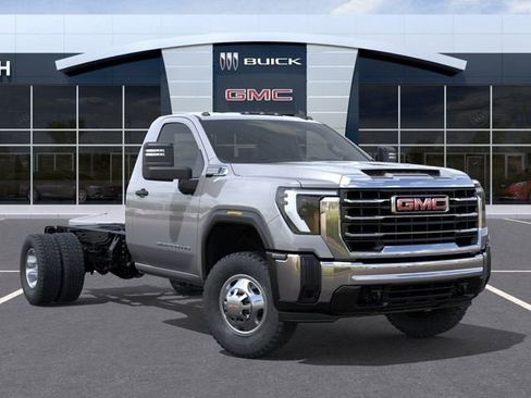 New 2026 GMC Sierra 3500 Pro AWD/4WD image 7