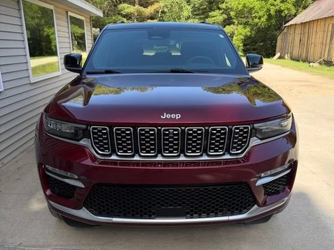 Used 2025 Jeep Grand Cherokee Summit AWD/4WD image 2