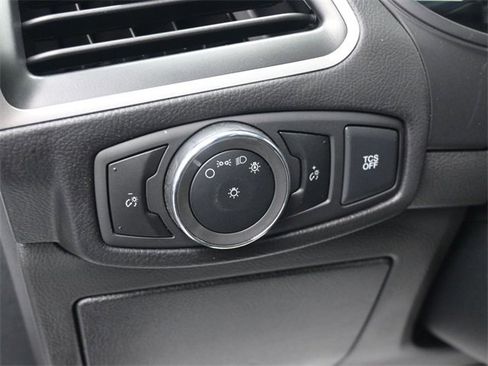 Used 2024 Ford Edge SE image 20