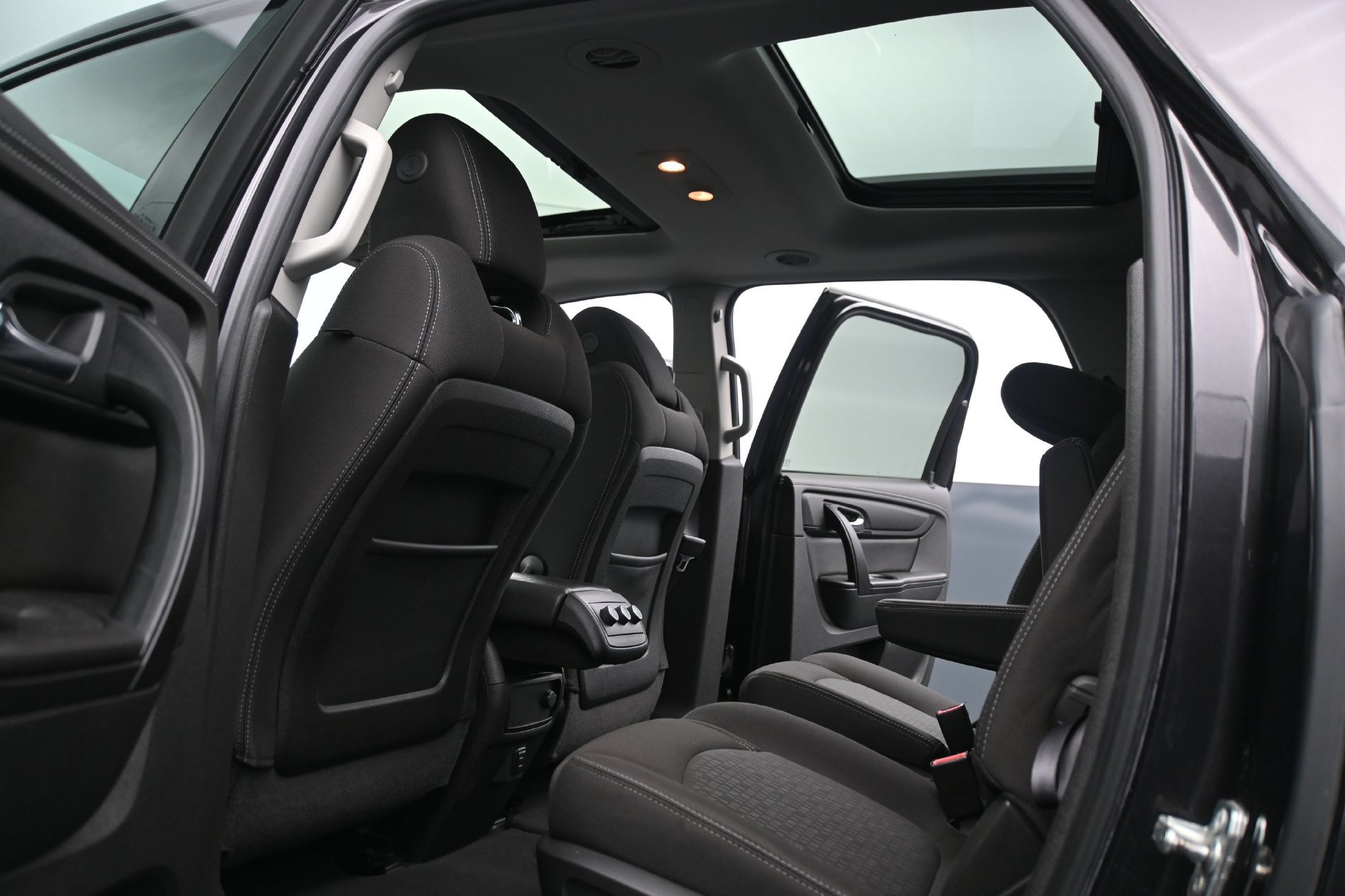Used 2015 GMC Acadia SLE AWD/4WD image 18