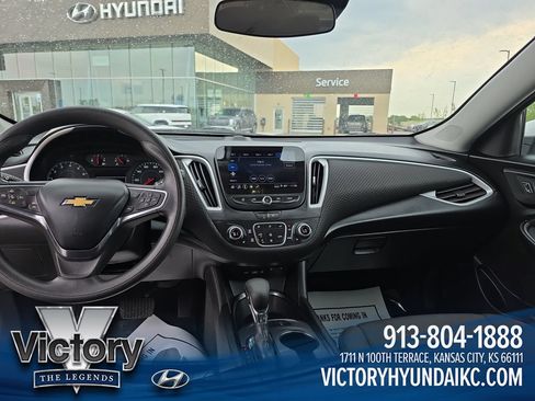 Used 2024 Chevrolet Malibu LT FWD image 12