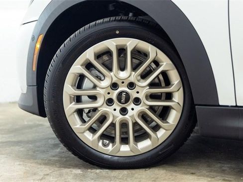 Certified 2025 MINI Cooper 2-Door Hardtop image 24