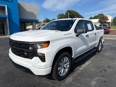 Used 2026 Chevrolet Silverado 1500 Custom RWD image 3