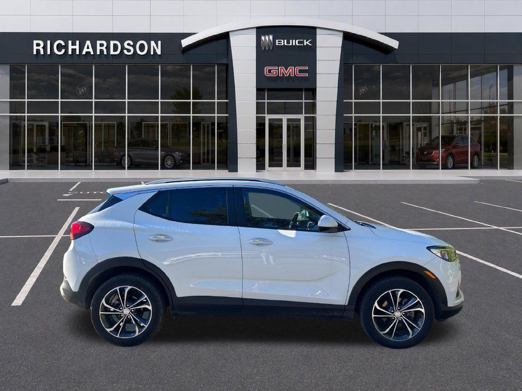 Used 2023 Buick Encore GX Select w/ Safety Package II AWD/4WD image 7