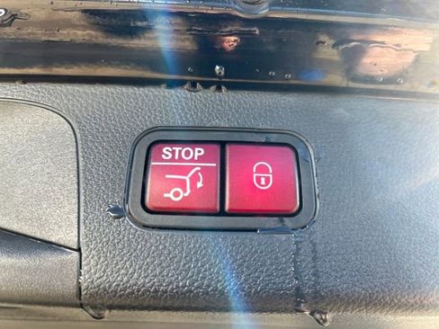 Used 2016 Mercedes-Benz GLC 300 4MATIC image 21