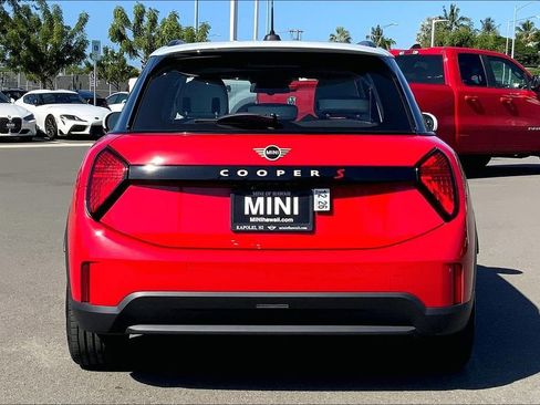 Certified 2025 MINI Cooper S image 5