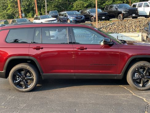 New 2025 Jeep Grand Cherokee L Altitude image 30