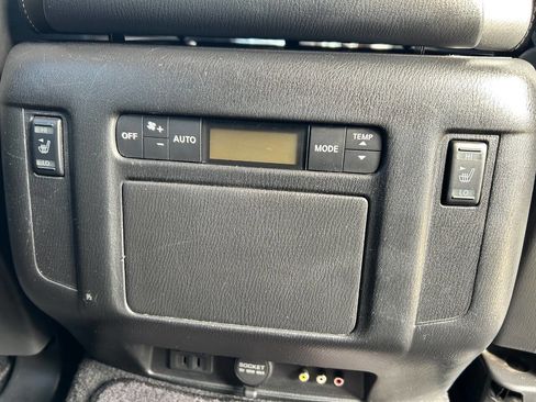 Used 2017 Nissan Armada Platinum w/ Captain Seat Package image 21