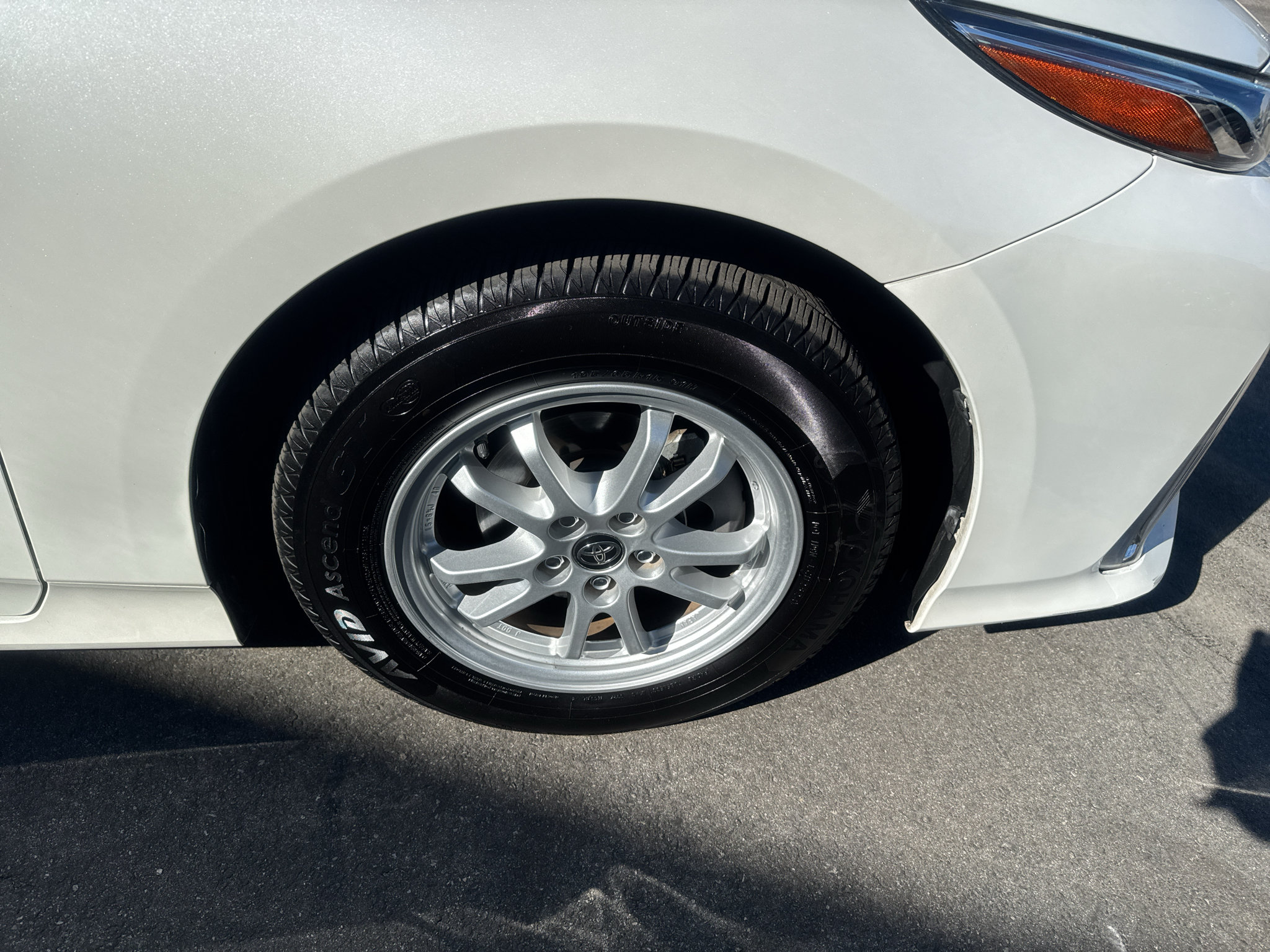 Used 2017 Toyota Prius Prime Premium FWD image 5