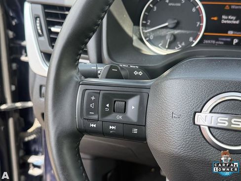 Used 2025 Nissan Rogue SV image 16