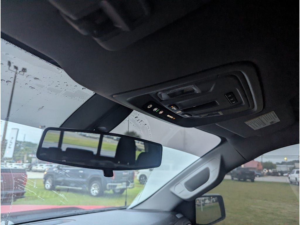 Used 2022 Chevrolet Silverado 1500 LT AWD/4WD image 21