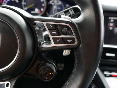 Used 2020 Porsche Cayenne Turbo S image 30