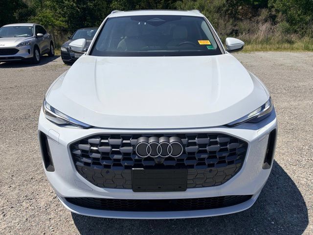 Certified 2025 Audi Q5 Premium w/ Convenience Package AWD/4WD image 2