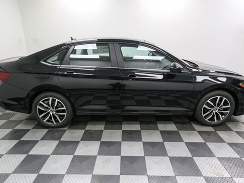 New 2026 Volkswagen Jetta SE FWD image 7